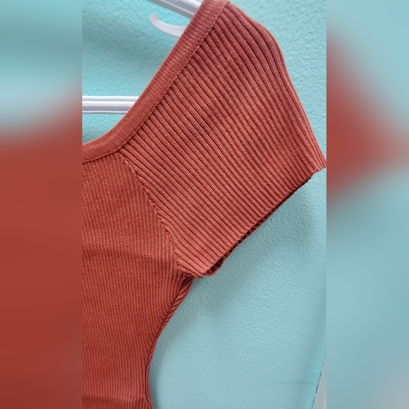 Love tree - Burnt Orange Button-down Bodysuit - Picture 4 of 5